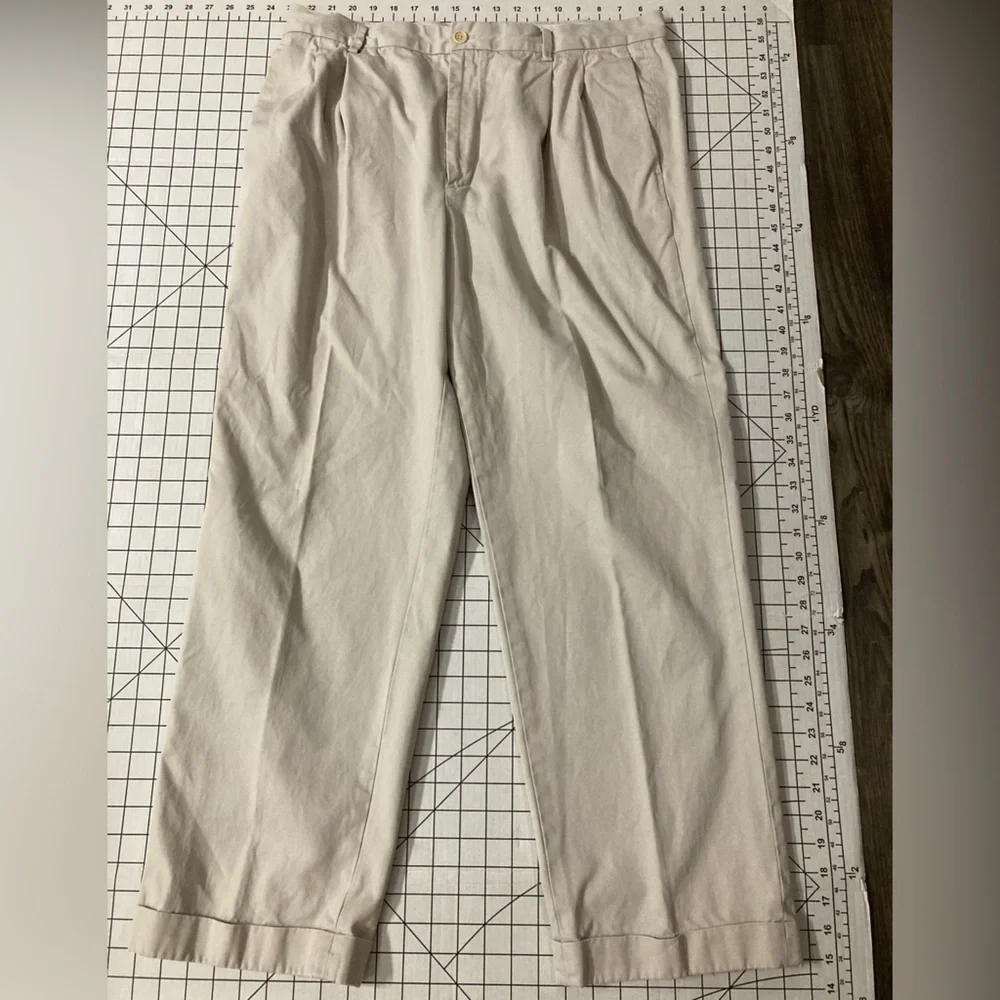 Banana Republic Men’s Size 36/30 Cream‎ Smithfield Chino Pants